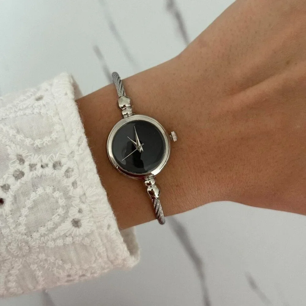 SKU0144 Casual Silver Black dial Women‎ Fashion Round Watch Bracelet + gift bag